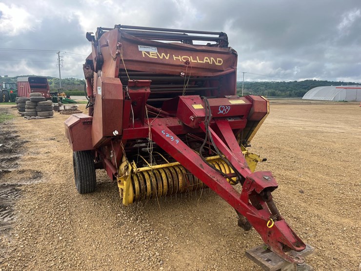 new-holland-846-image-1
