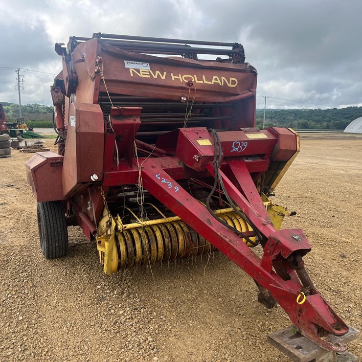 NEW HOLLAND 846