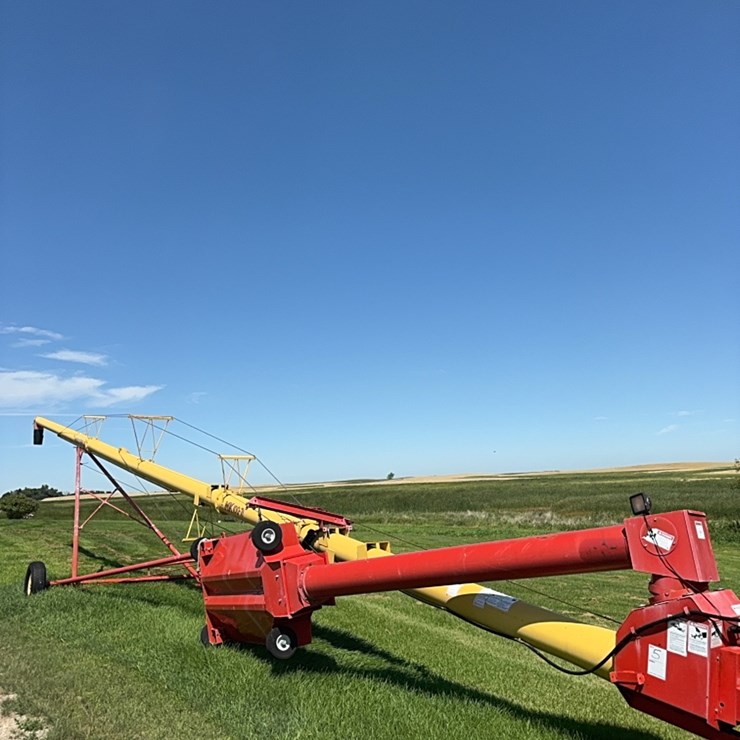 Westfield MK 100–71 auger. Note: Newer auger, used little.