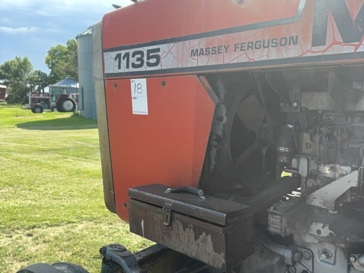 massey-ferguson-1135-image-12