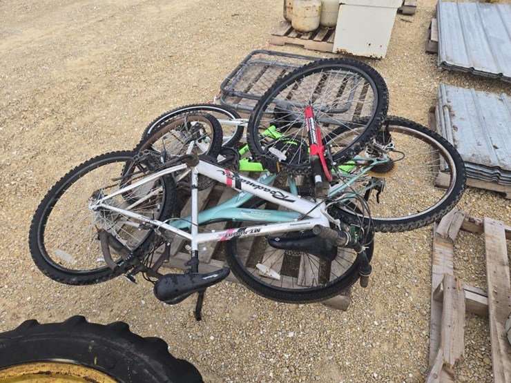 #3953-•-(3)-bicycles-image-1