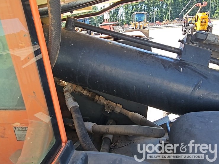 2012-jlg-g9-43a-image-22