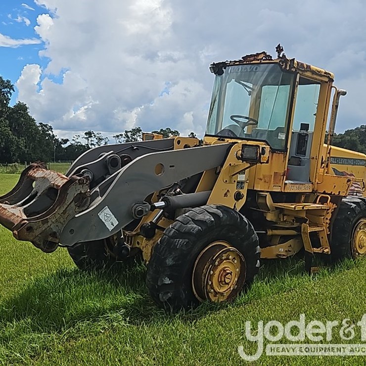 2002 VOLVO L90D