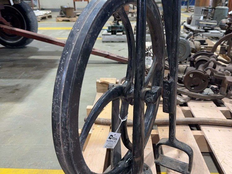 cast-iron-cwt-co.-watchmakers-treadle-image-17