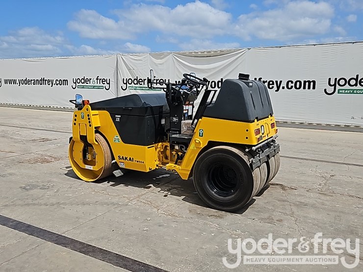 2024-kubota-d1703-image-3