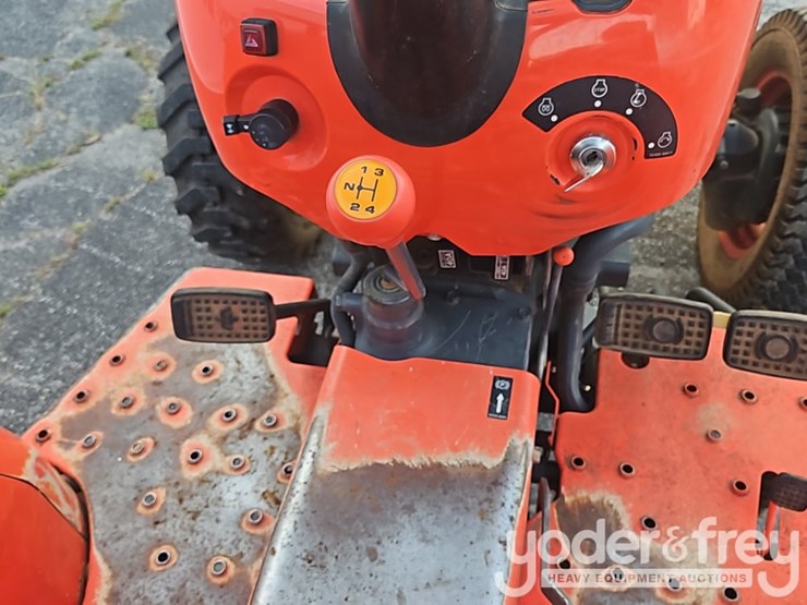 2020-kubota-l2501dt-image-25