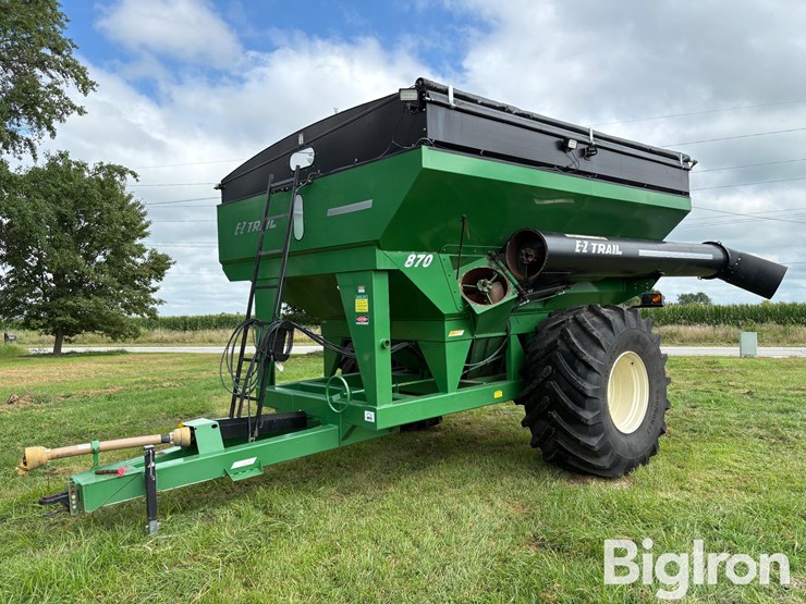 e-z-trail-870-grain-cart-image-1