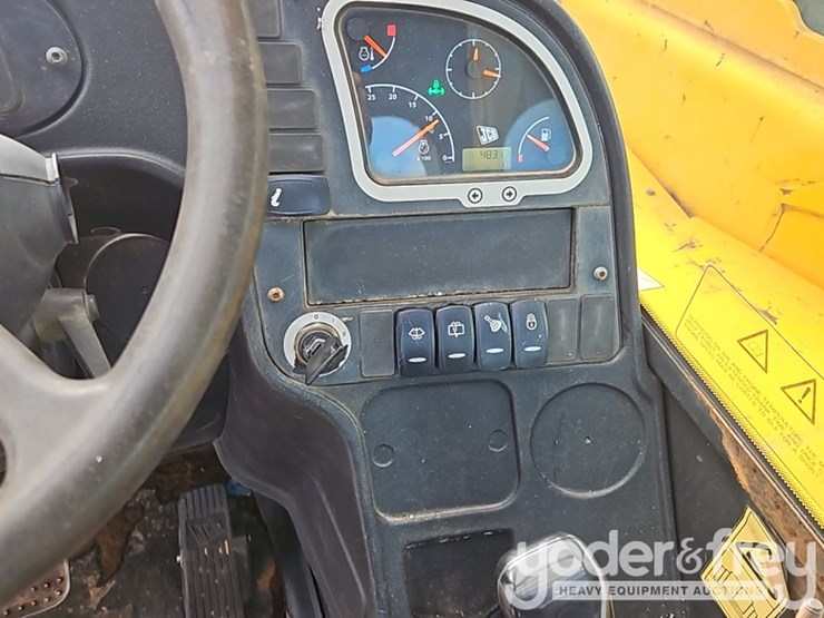 2015-jcb-510-56-image-30