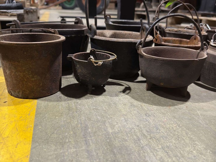 large-group-of-cast-iron-pots-and-cauldrons-image-6