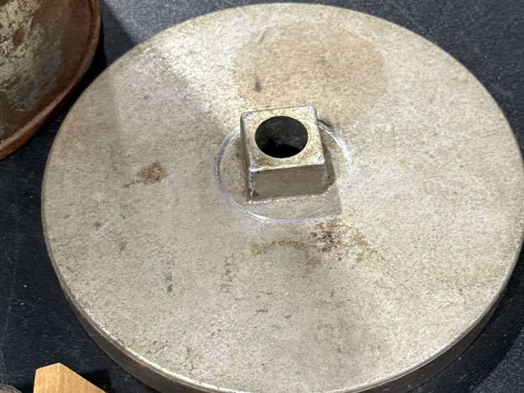 4qt-white-mountain-hand--cranked-triple-motion-ice-cream-maker-image-12