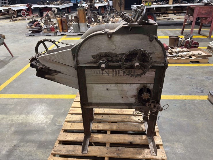 john-deere-two-hole-corn-sheller-image-4