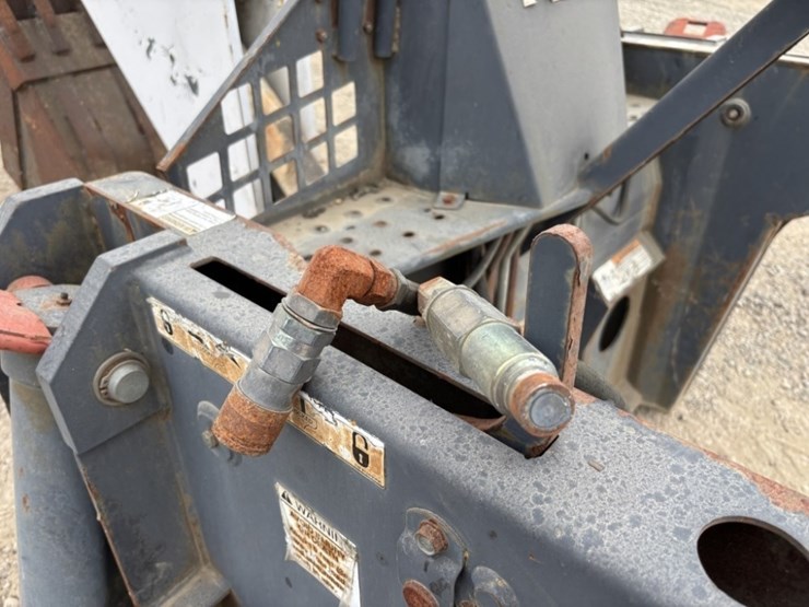 bobcat-811-backhoe-attachment-image-15