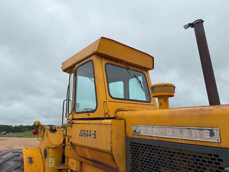 deere-644b-image-17