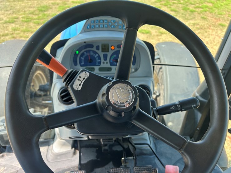 2014-new-holland-t6.175-image-25