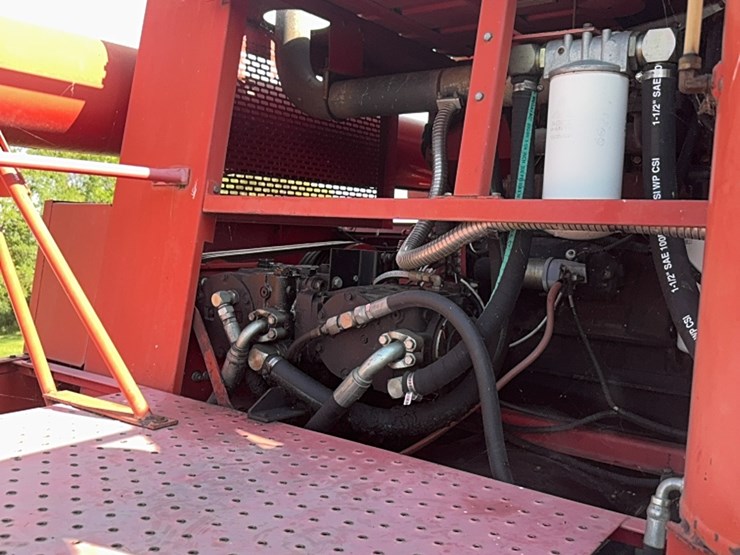 massey-ferguson-8780-image-33