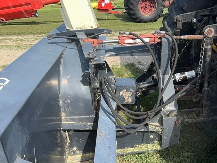 allied-snowblower,-twin-auger,-two-stage,-hyd.-chute,-works-great,-little-use-image-9