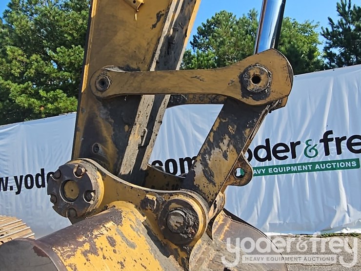 2019-caterpillar-336-image-28