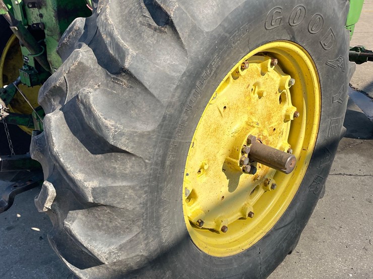 john-deere-3020-image-5