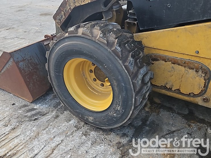 2022-caterpillar-246d3-image-12