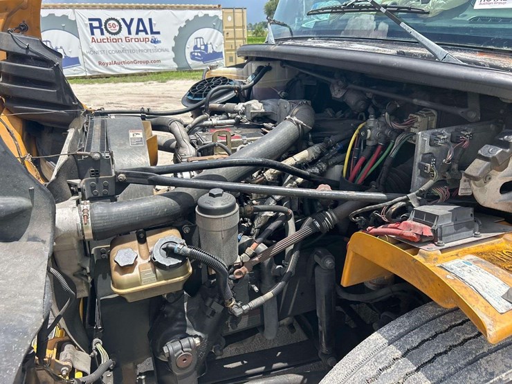 2007-freightliner-b2-image-7