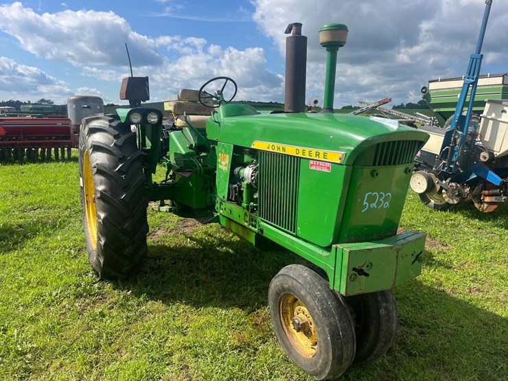 john-deere-3020-image-1