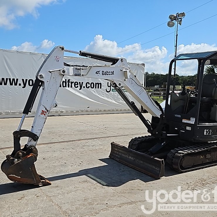 2017 BOBCAT E32