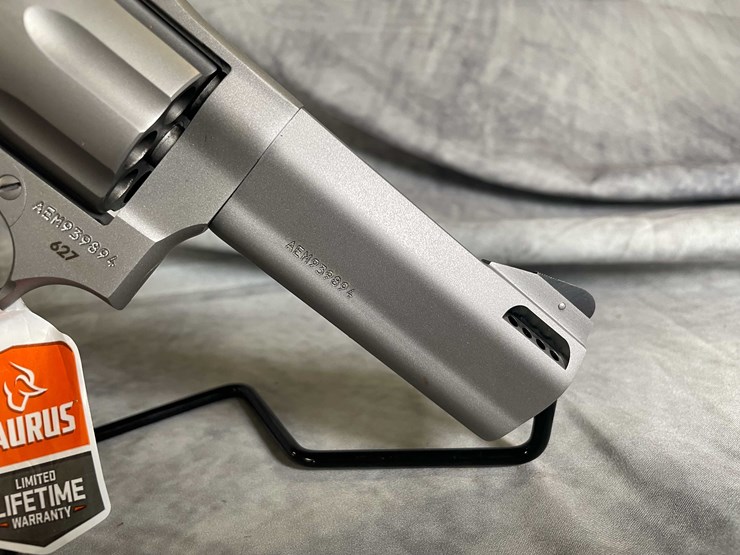 #4549-•-taurus-m627-tracker-357-mag-revolver,-sn:-aem939894-image-10