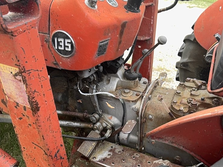 massey-ferguson-135-image-15