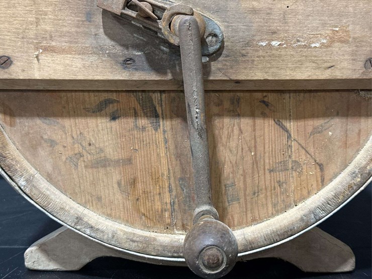 barrel-butter-churn-image-3