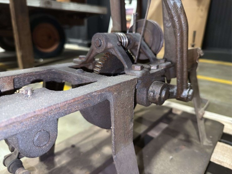 industrial-guillotine-paper-cutter-image-25