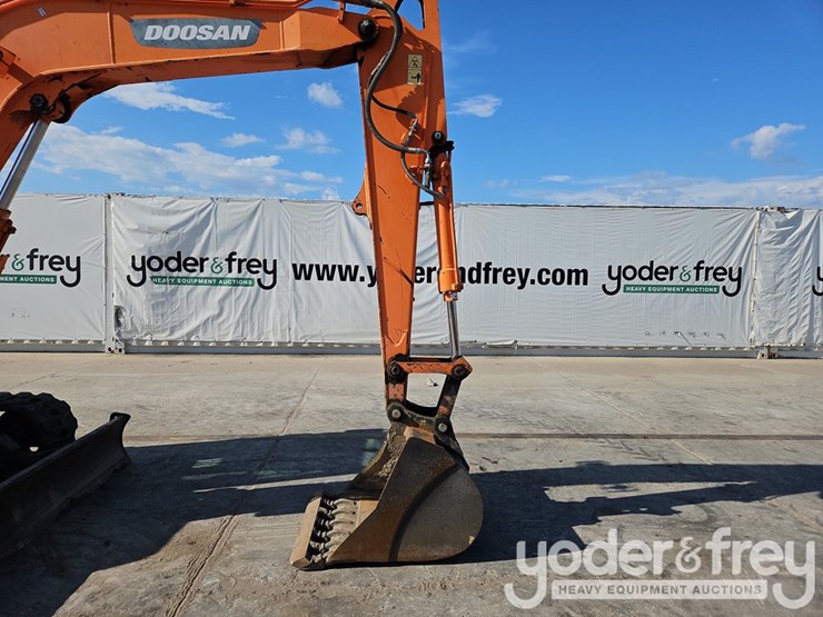 2019-doosan-dx85r-3-image-16