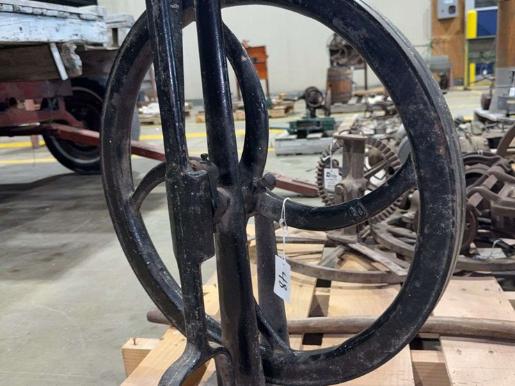 cast-iron-cwt-co.-watchmakers-treadle-image-12