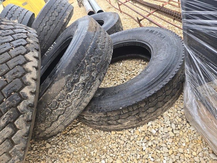 #3951-•-(9)-295/75r22.5-tires-image-7