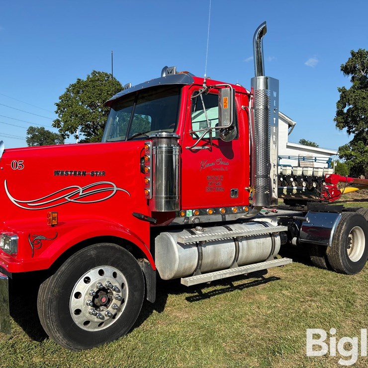 2005 WESTERN STAR 4900
