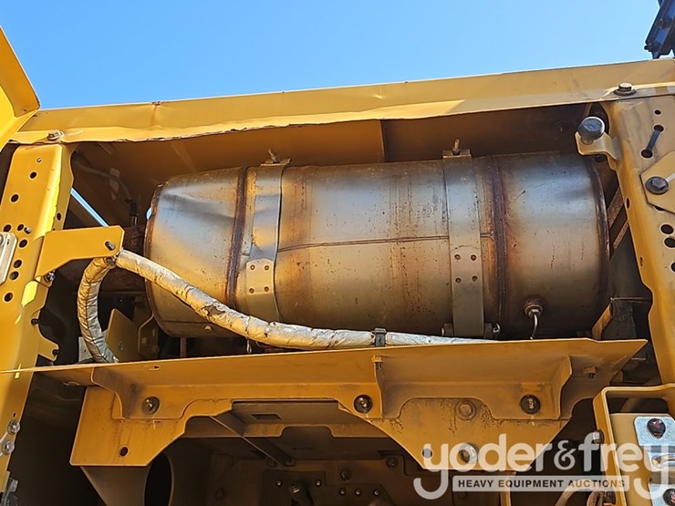 2019-caterpillar-336-image-57