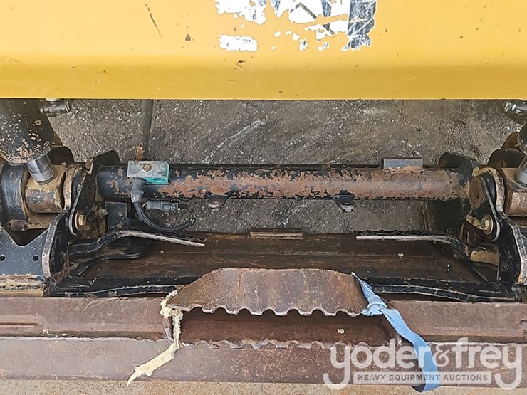 2017-caterpillar-259d-image-12