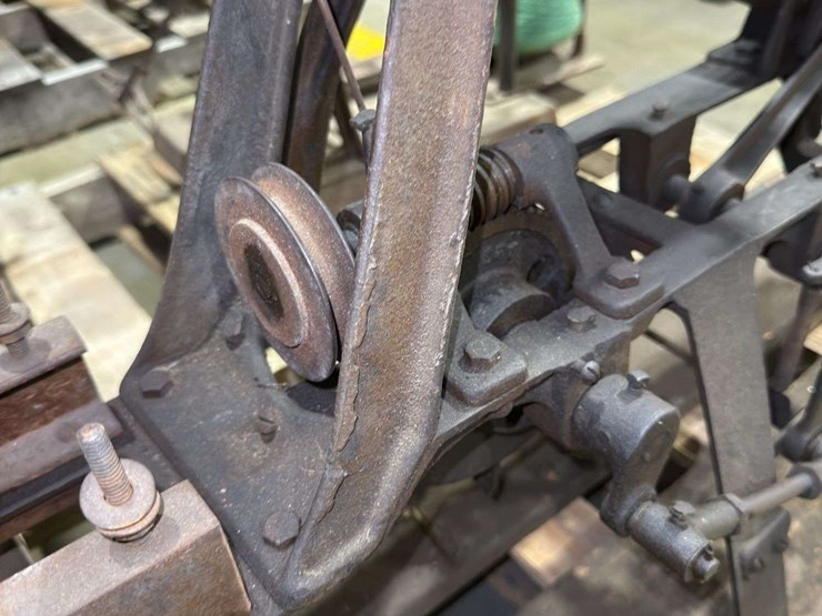 industrial-guillotine-paper-cutter-image-11