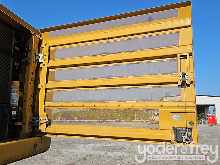 2019-caterpillar-336-image-60
