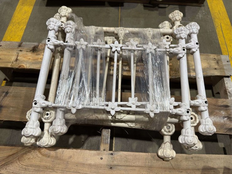 cast-iron-baby-bed-image-1