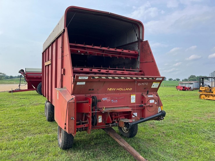 new-holland-816-image-2