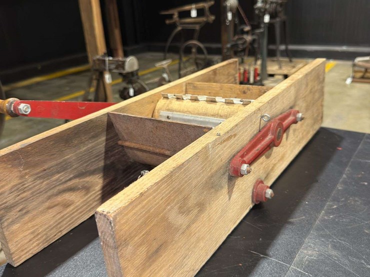 grape-crusher-and-jam-maker-image-6
