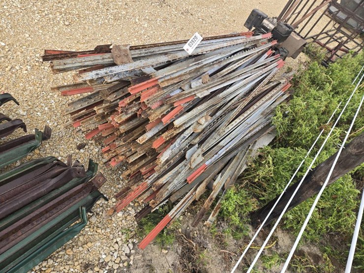 #3920-•-(156)-steel-fence-posts-image-6