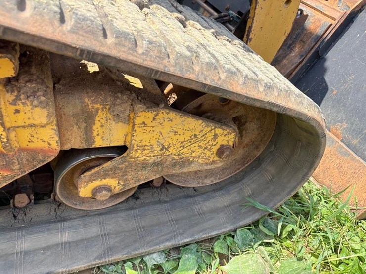 2014-caterpillar-289d-image-11