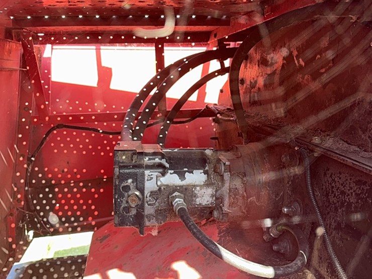 massey-ferguson-8780-image-32