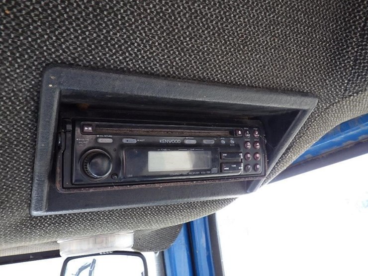 ford-8830-image-26