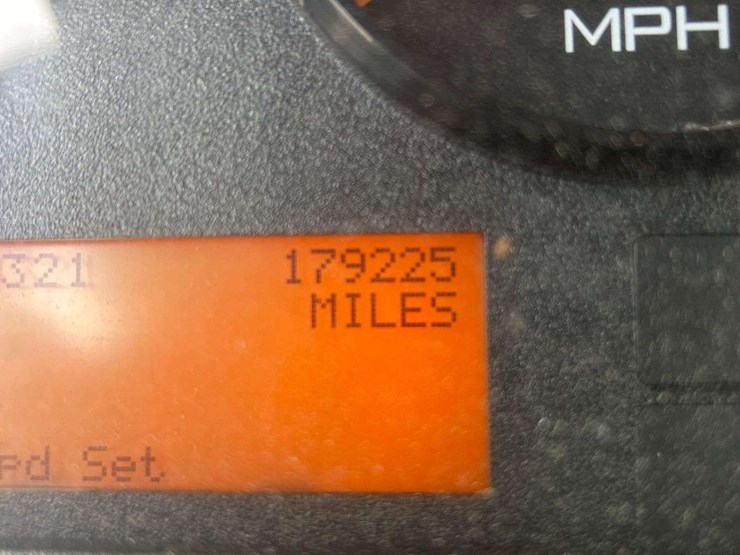 2013-international-durastar-4400-image-6
