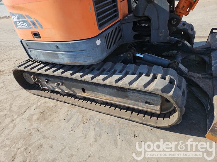 2019-doosan-dx85r-3-image-12
