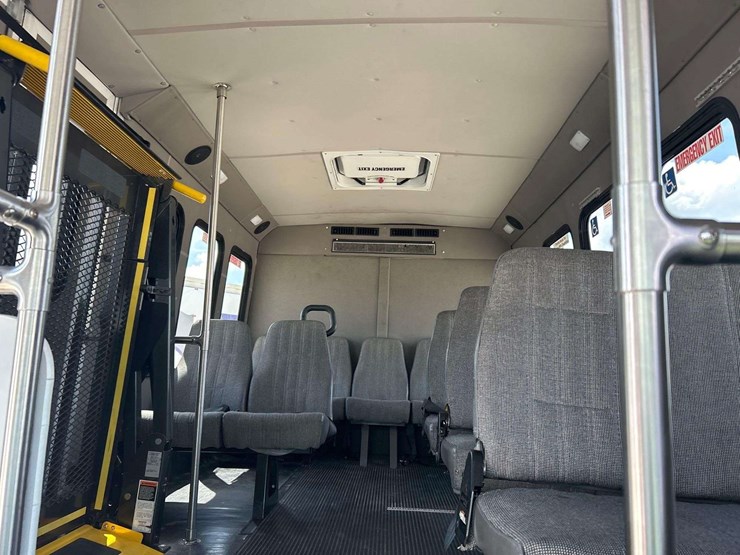 2019-ford-e450-image-20