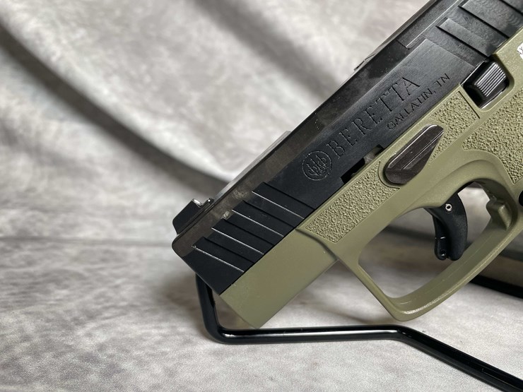 #4550-•-beretta-apx-a1-carry-9mm-luger-pistol,-sn:-axc150907-image-15