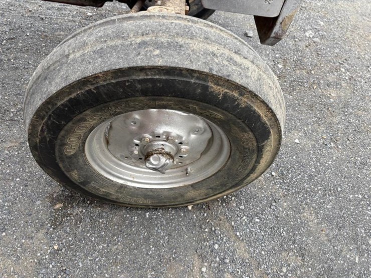 massey-ferguson-165-image-8